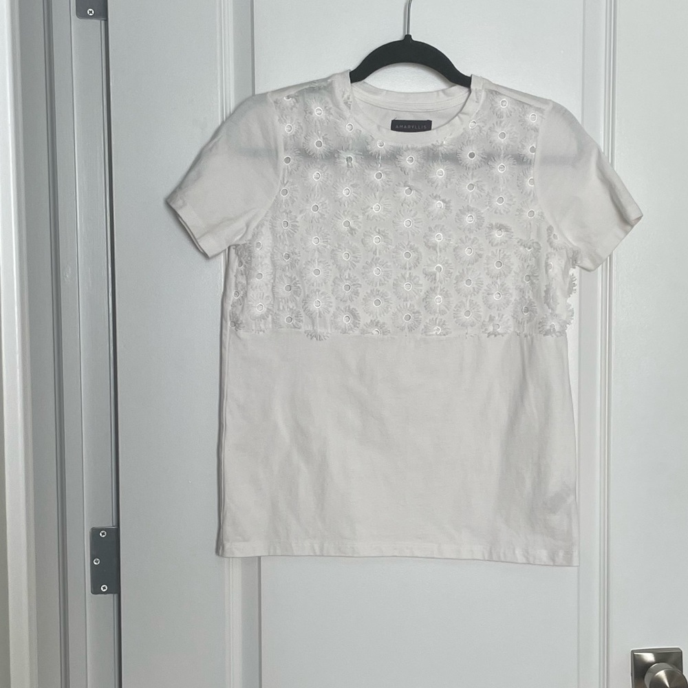 Amaryllis Embellished White Flower Tee